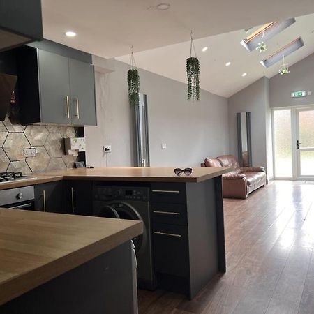 6D Hosting Apartment Coventry Exterior photo