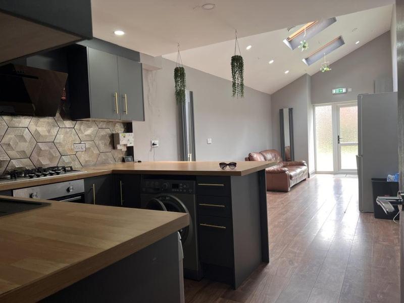 6D Hosting Apartment Coventry Exterior photo
